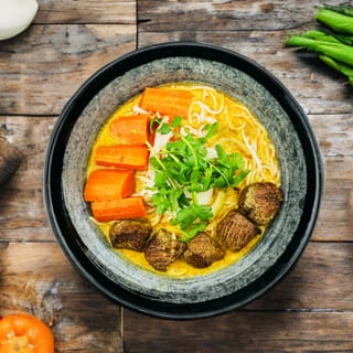 Curry Beef with Noodle