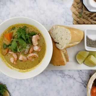 Curry Shrimp with Bread